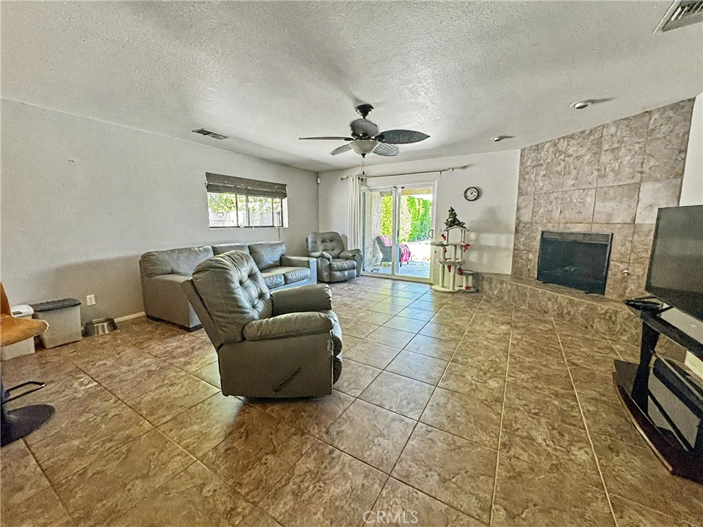 29540 Avenida La