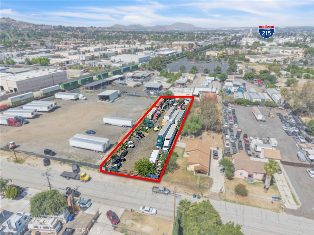2350 S Artesia