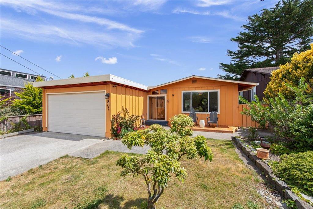 807 Tierra Alta Street
