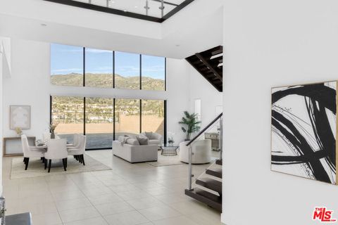 Photo of 20115 W Galway Lane, Porter Ranch, CA 91326 (MLS # 26735549)