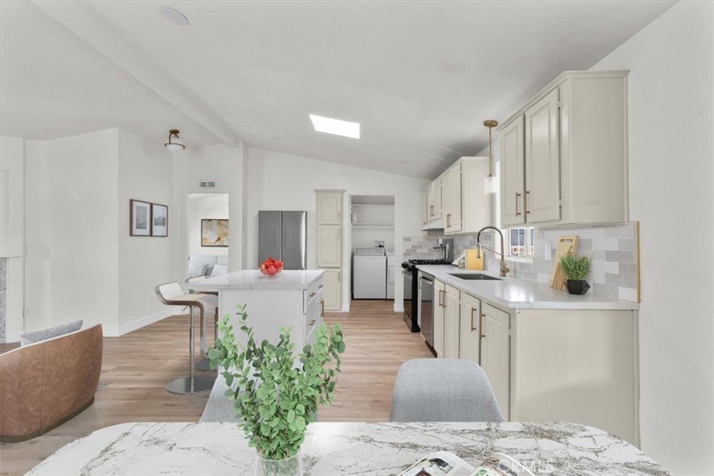 9080 Bloomfield 31