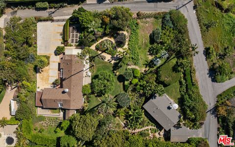 Tiny photo for 29701 Baden Place, Malibu, CA 90265 (MLS # 26661157)