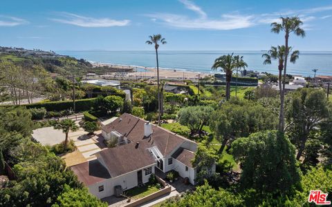 Photo of 29701 Baden Place, Malibu, CA 90265 (MLS # 26661157)