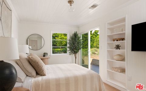 Tiny photo for 29701 Baden Place, Malibu, CA 90265 (MLS # 26661157)