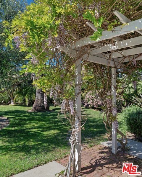 Tiny photo for 29701 Baden Place, Malibu, CA 90265 (MLS # 26661157)