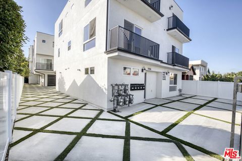 5436 Romaine Street Los Angeles CA 90038