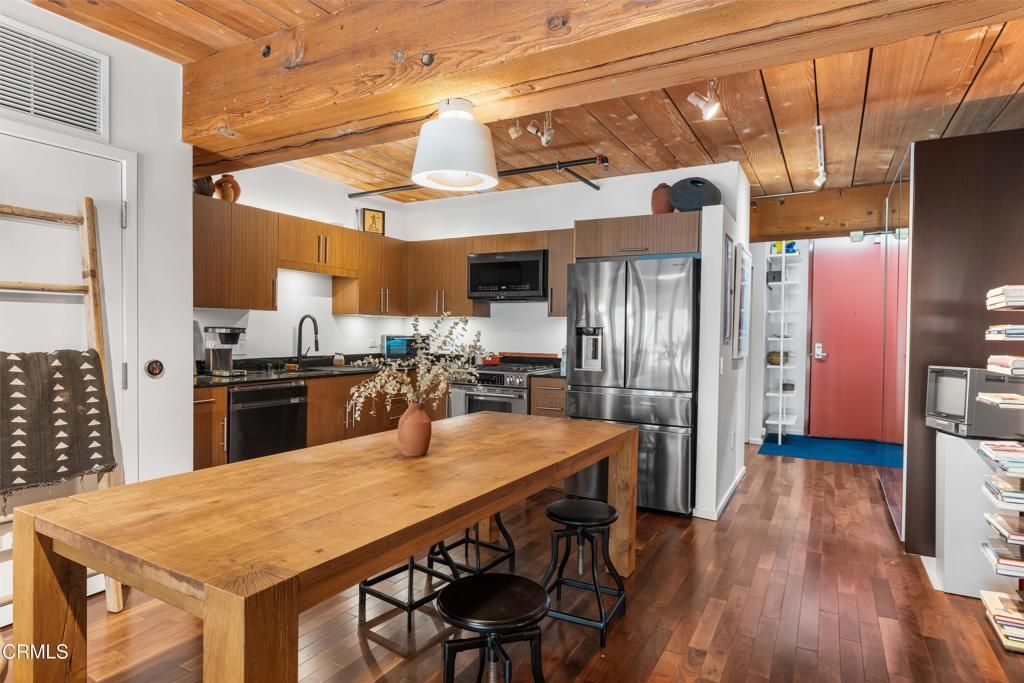 Photo of 530 S Hewitt Street #244, Los Angeles, CA 90013 (MLS # P1-25790)