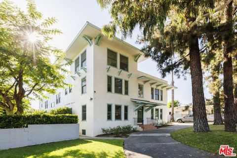 2191 El Sereno Avenue Altadena CA 91001