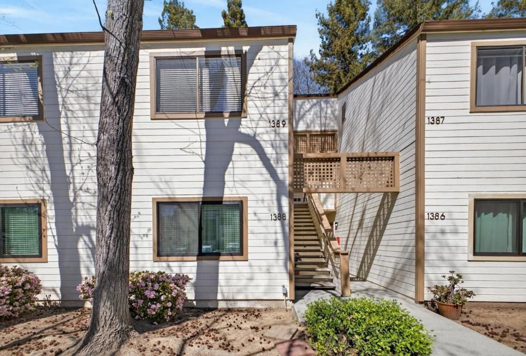 Photo of 1388 Meadow Ridge Circle, San Jose, CA 95131 (MLS # ML82039023)