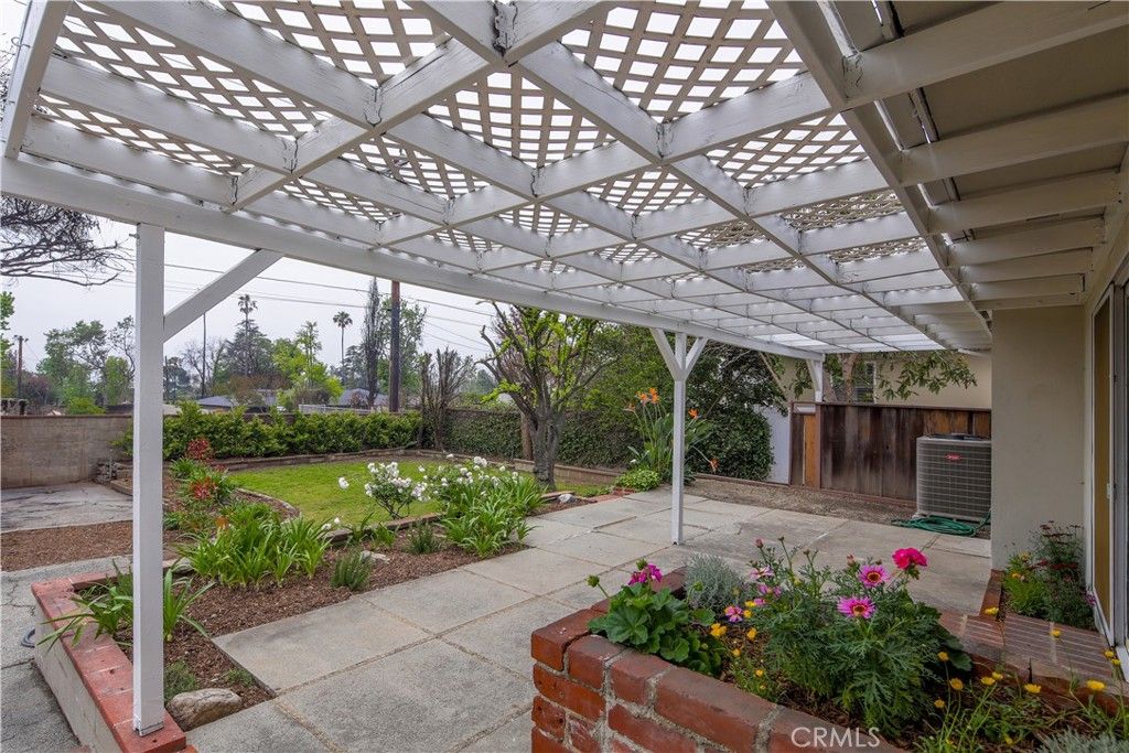 listing image 130726346967408700163
