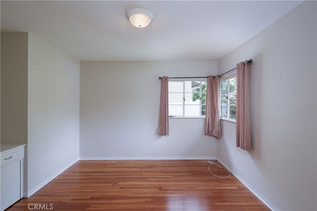 listing image 130720260356688952480