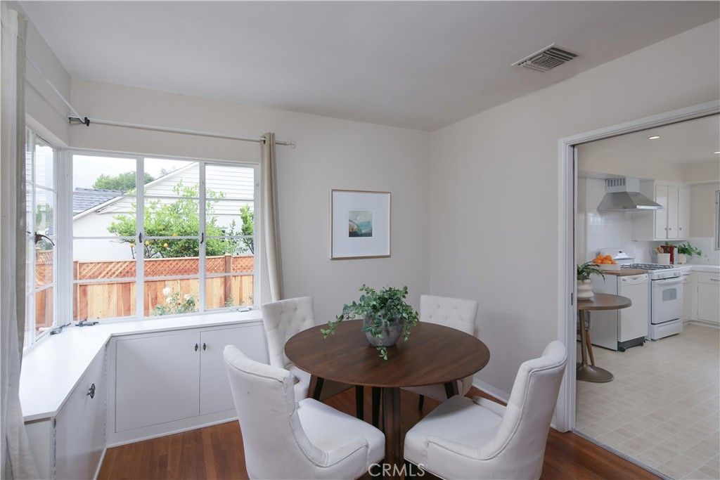 listing image 130720208672814937299