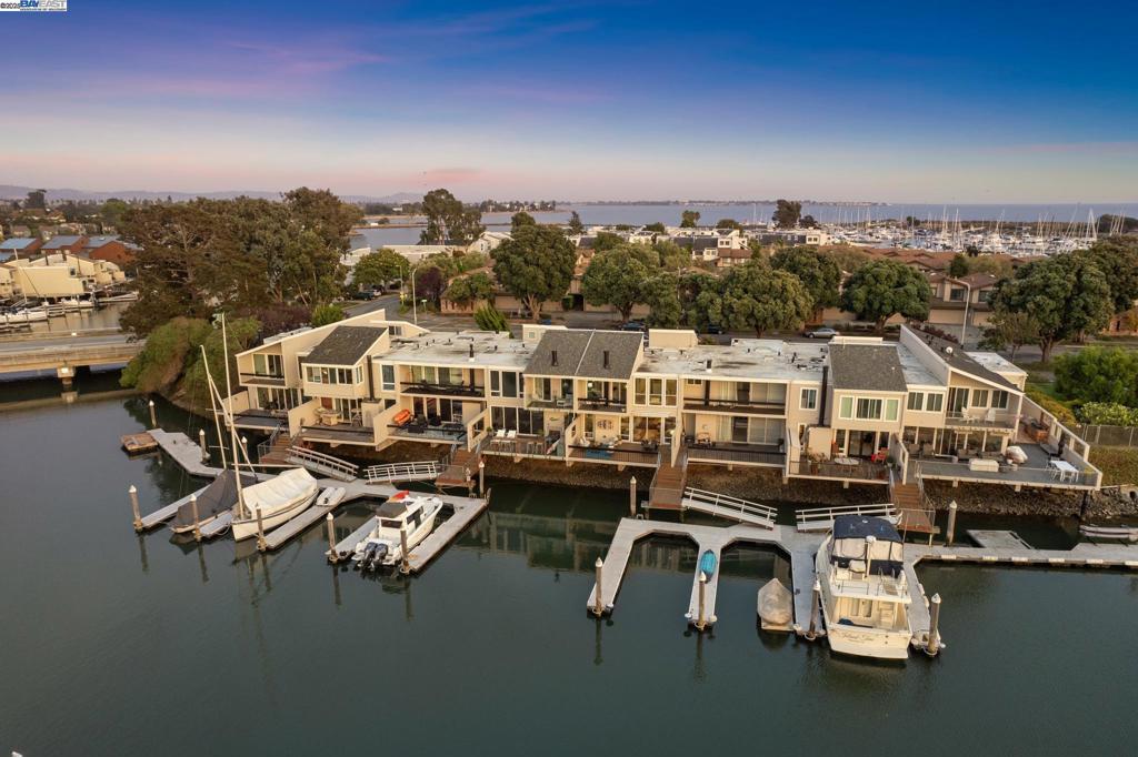 BALLENA BAY - Residential
