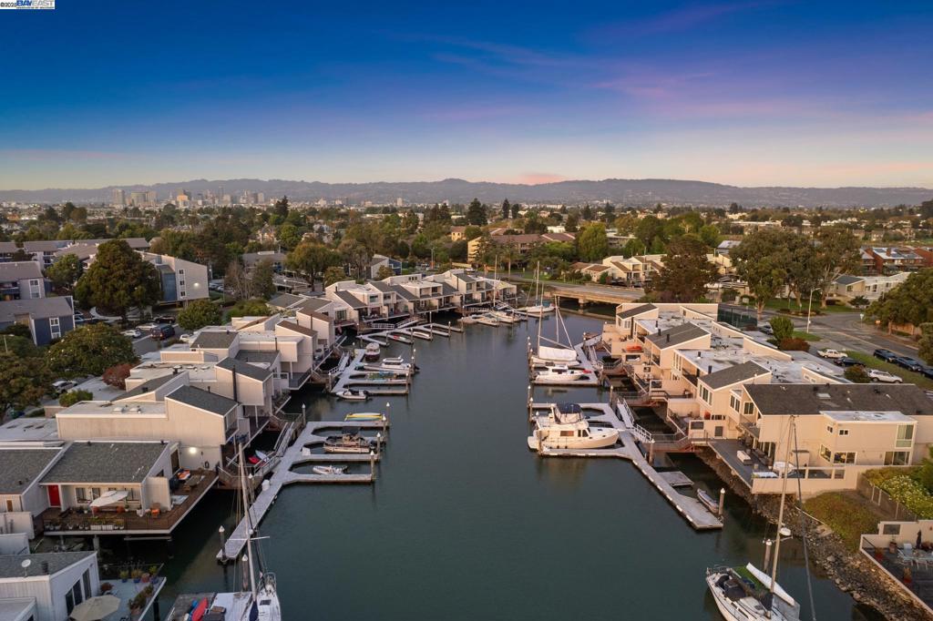 BALLENA BAY - Residential