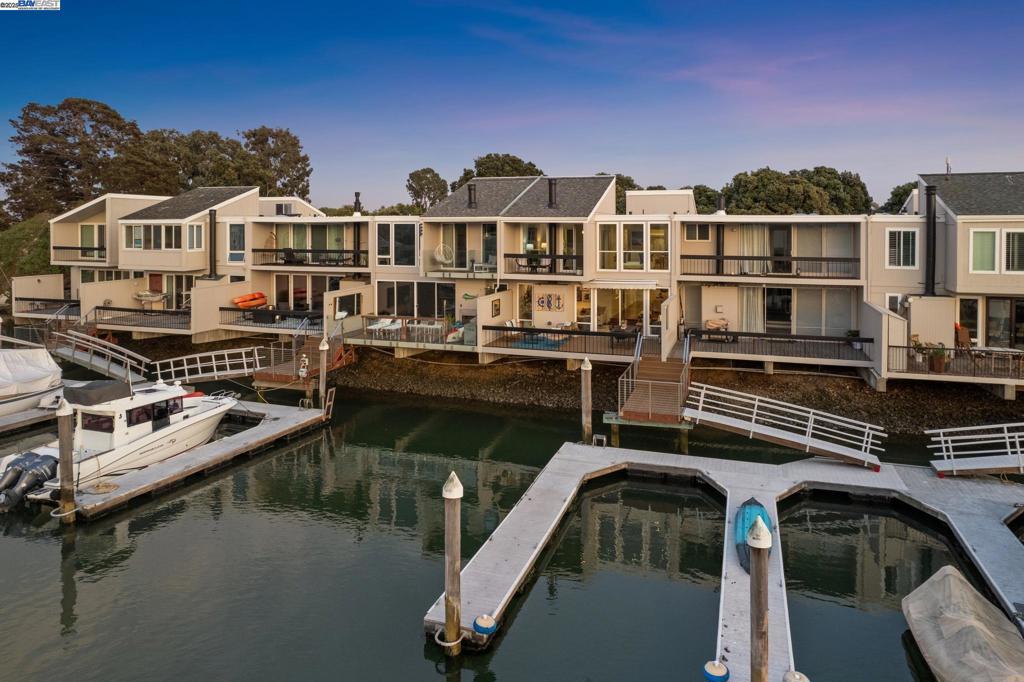 BALLENA BAY - Residential