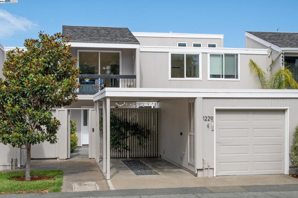 BALLENA BAY - Residential
