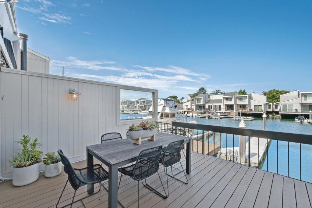 BALLENA BAY - Residential