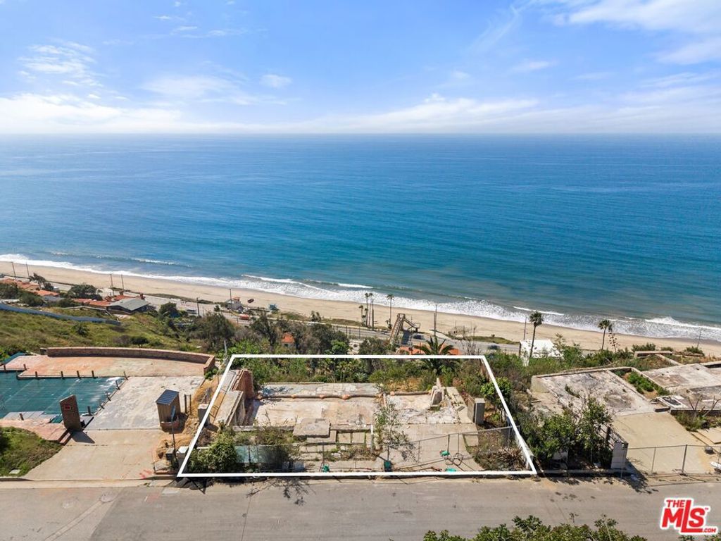 Photo of 17624 Tramonto Drive, Pacific Palisades, CA 90272 (MLS # 26722383)
