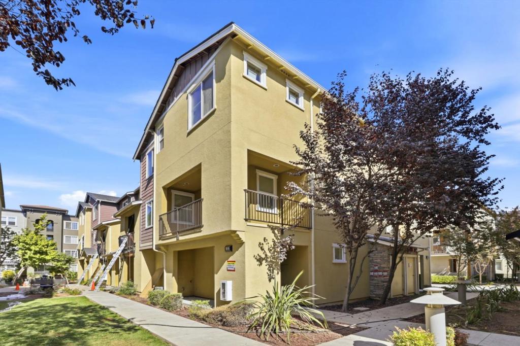 1513 Coyote Creek Way