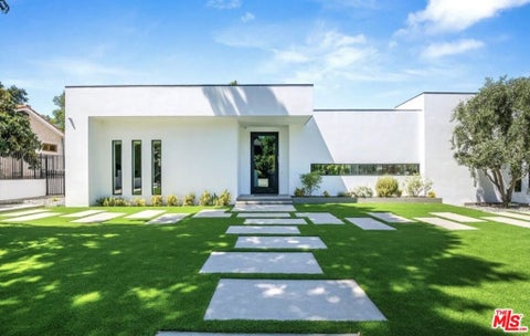 Photo of 20141 Wells Drive, Woodland Hills, CA 91364 (MLS # 26854717)
