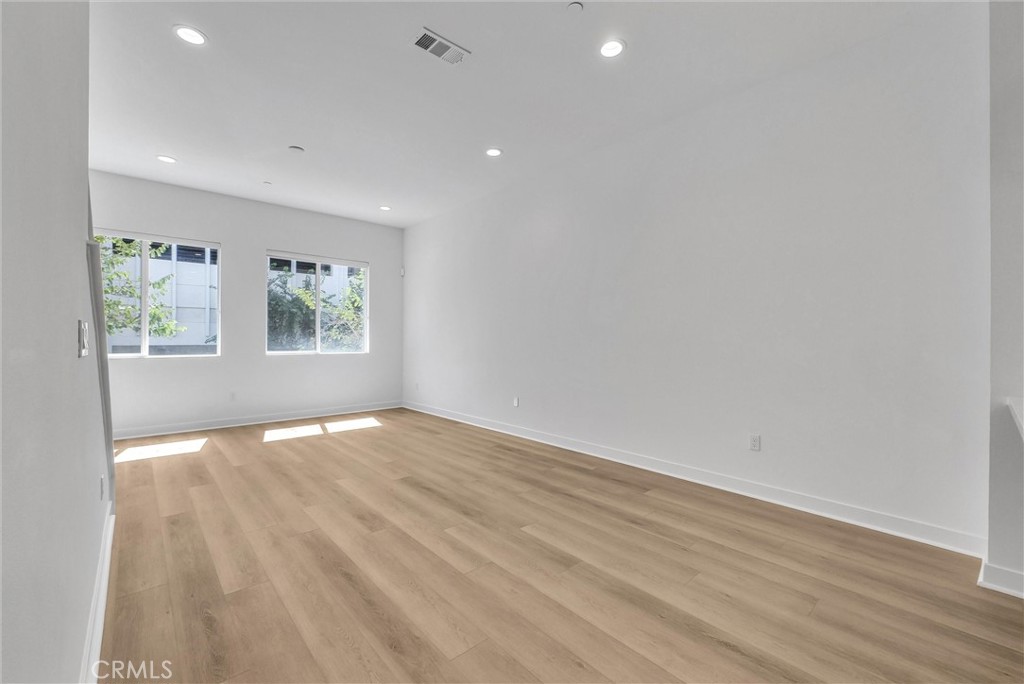 Downtown (DT) - Residential Lease