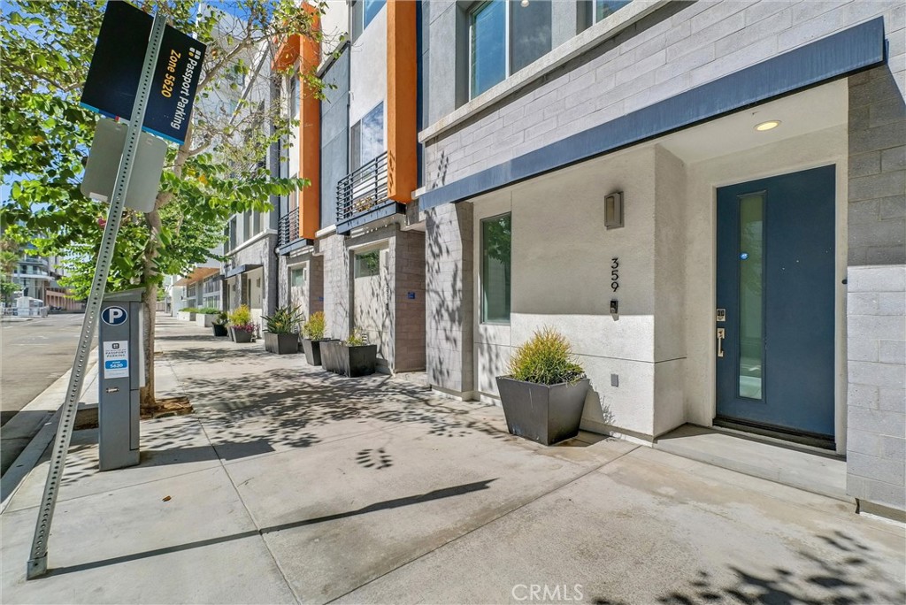 Downtown (DT) - Residential Lease