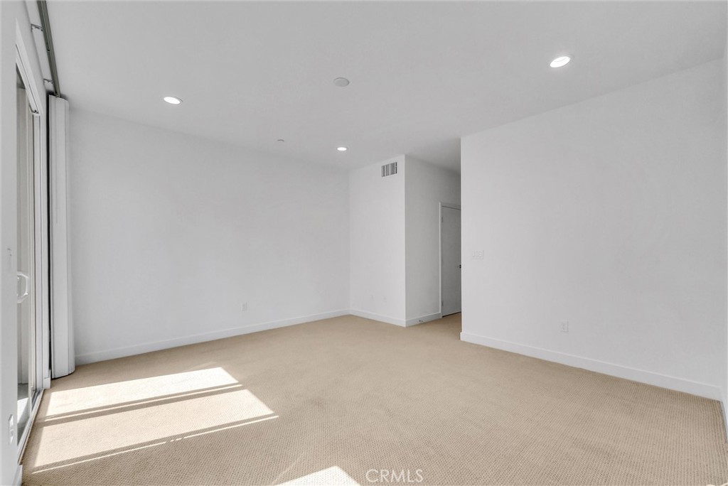 Downtown (DT) - Residential Lease