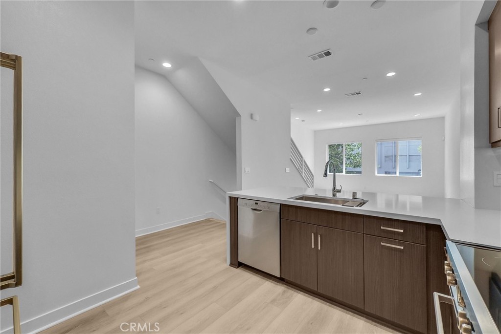 Downtown (DT) - Residential Lease