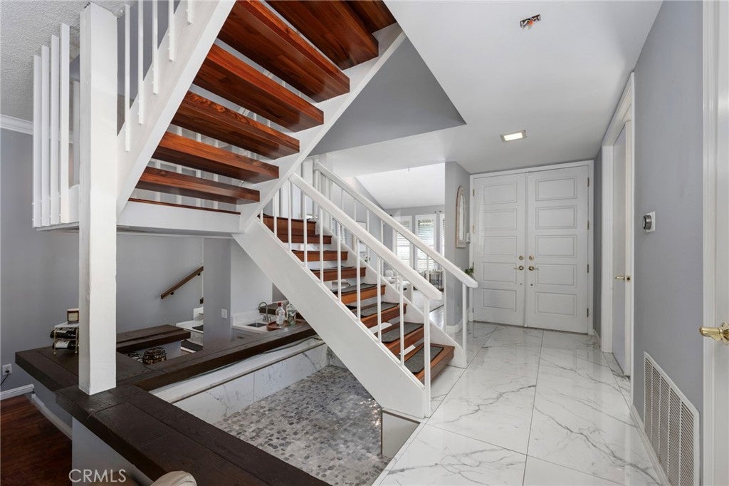 635 Edith Way