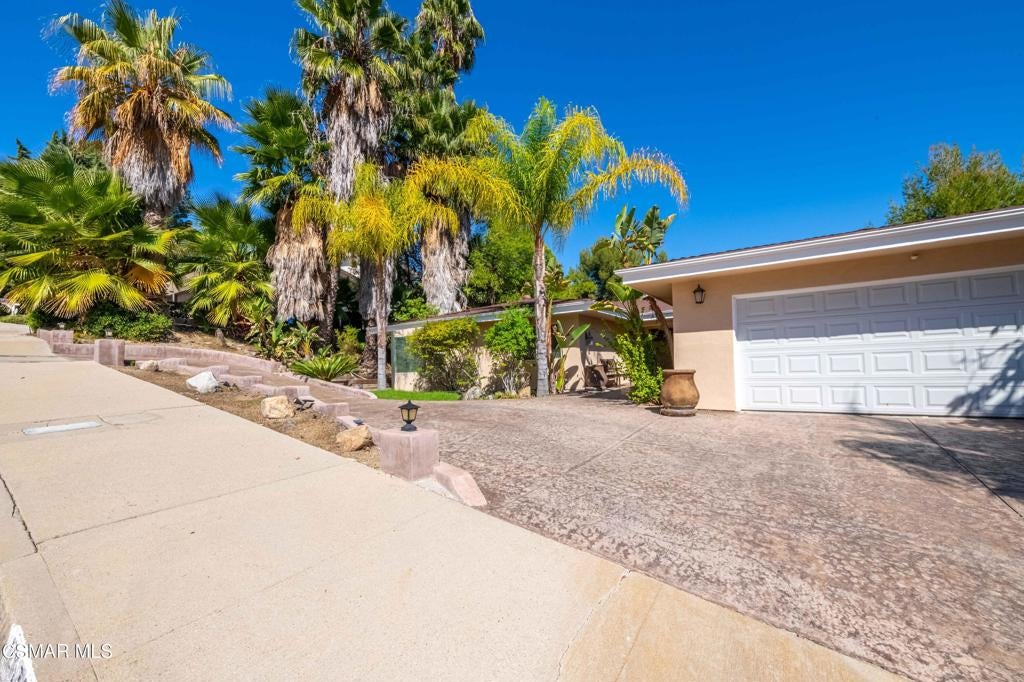 Photo of 24701 Calvert Street, Woodland Hills, CA 91367 (MLS # 226004593)