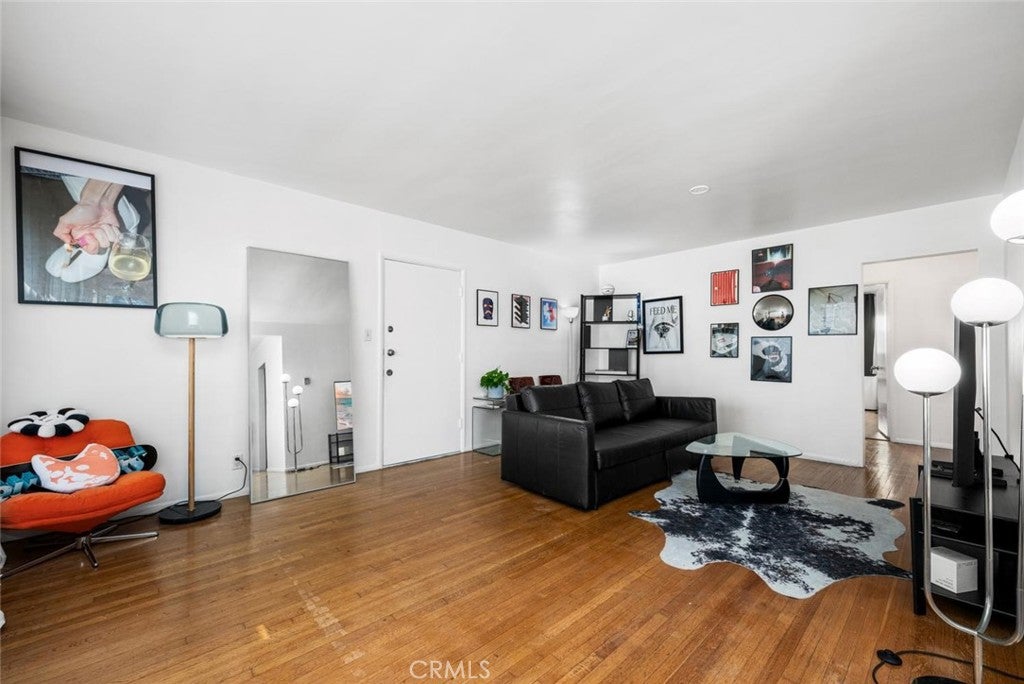438 Cedar 7