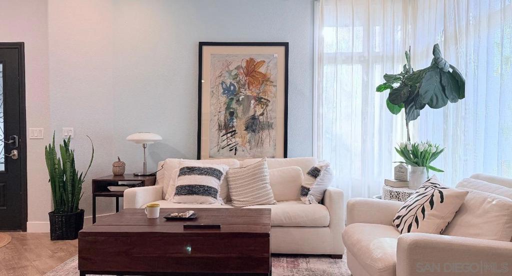 5135 Caminito Exquisito