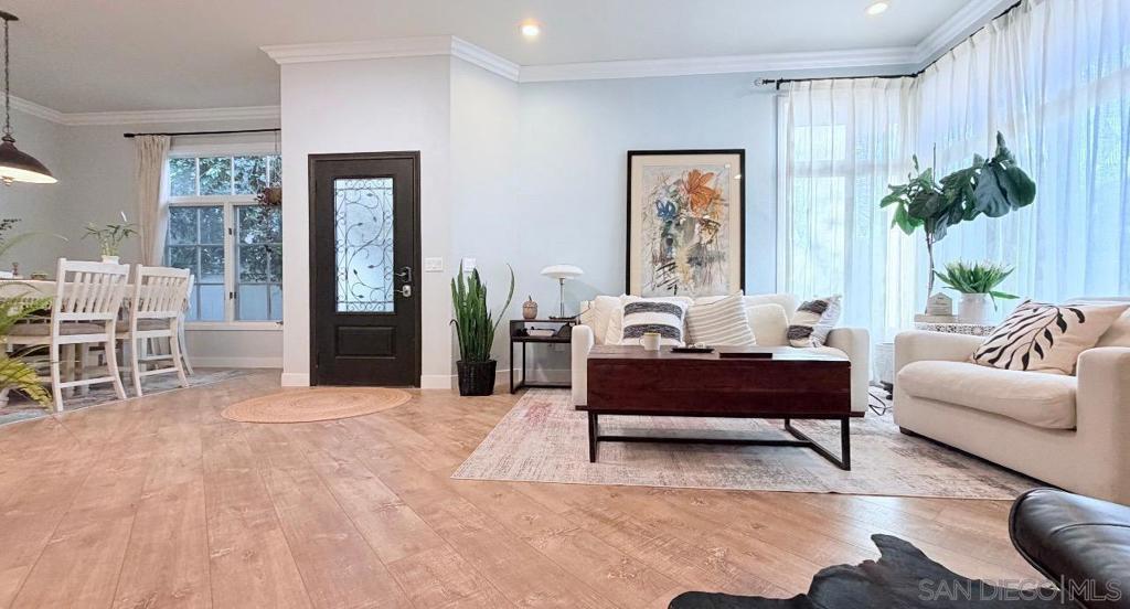 5135 Caminito Exquisito