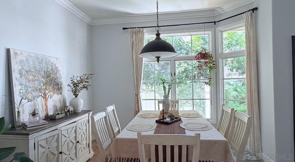 5135 Caminito Exquisito