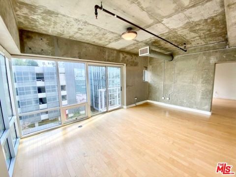 Photo of 645 W 9th Street #620, Los Angeles, CA 90015 (MLS # 26642617)