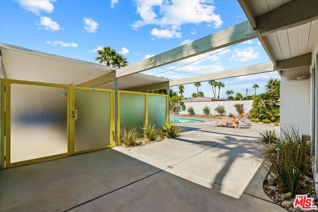 Racquet Club East - Residential