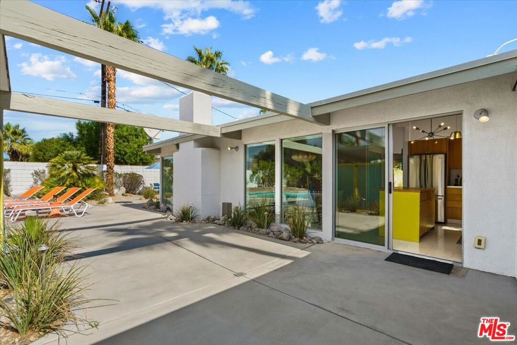 Racquet Club East - Residential