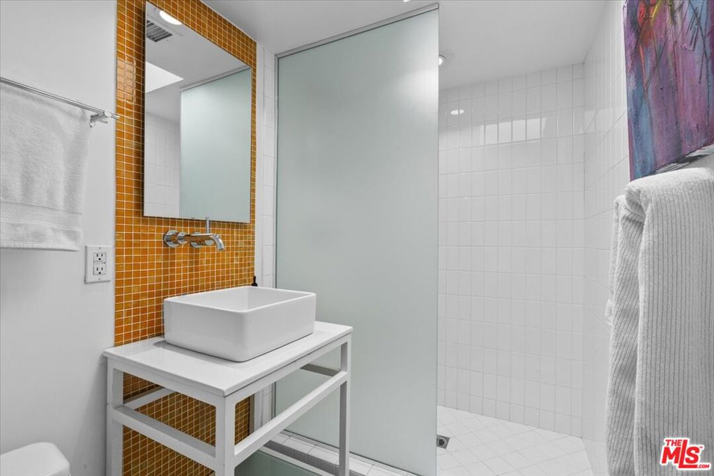 Racquet Club East - Residential