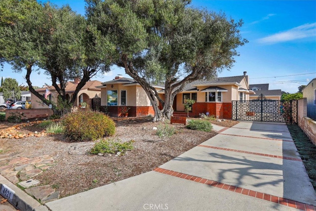 4520 PEPPERWOOD Avenue