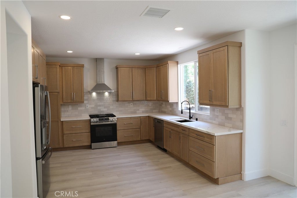 131 Brooks Ct
