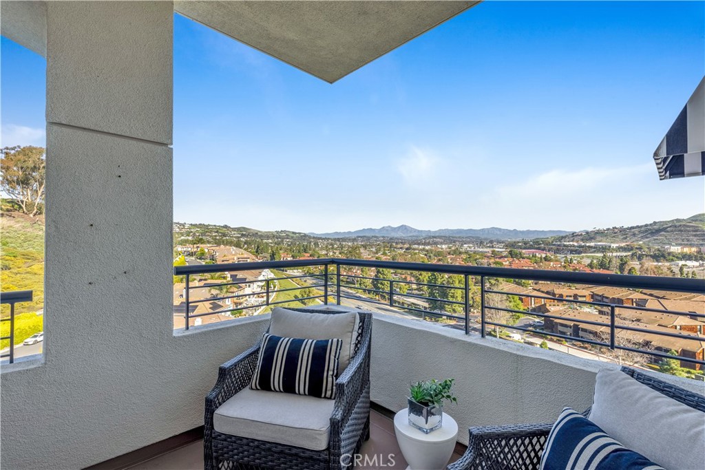 25442 Sea Bluffs 204