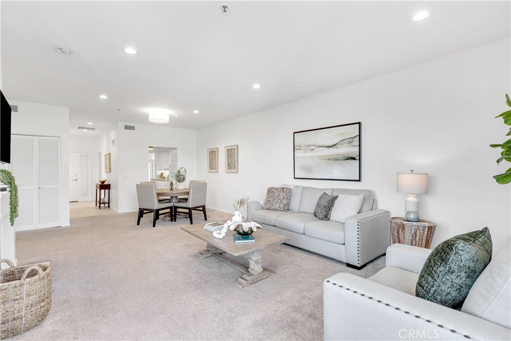 25442 Sea Bluffs 204