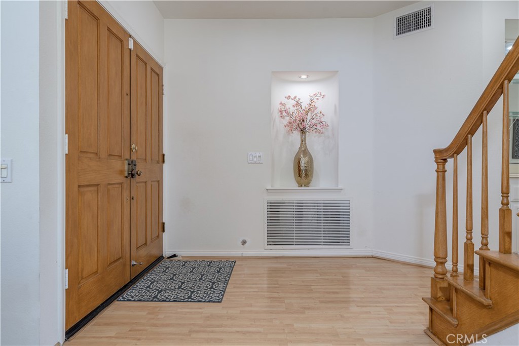 1011 S Mountcrest Court