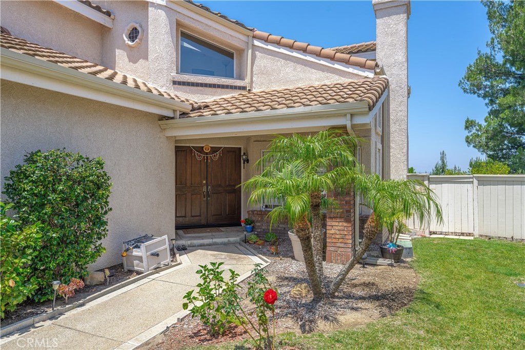 1011 S Mountcrest Court