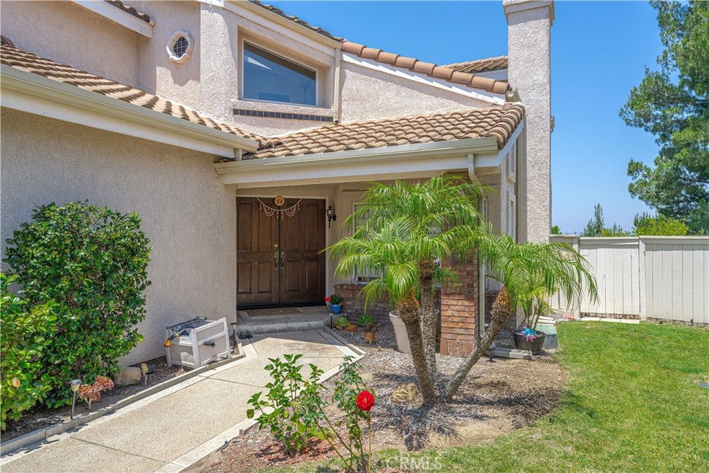 1011 S Mountcrest Court