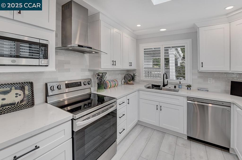 ROSSMOOR - Residential