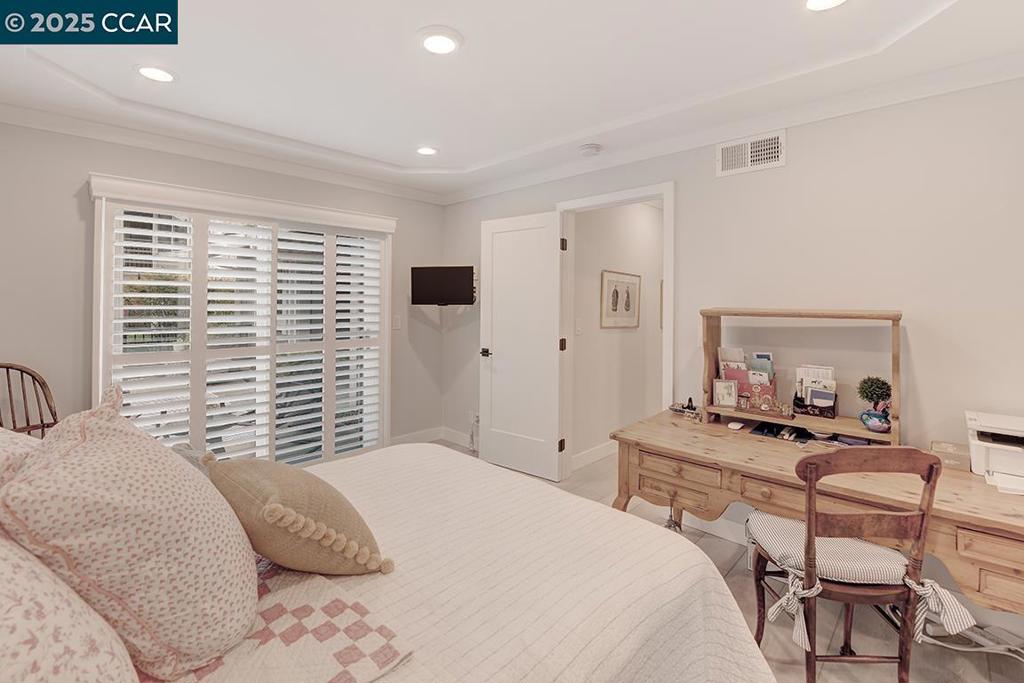 ROSSMOOR - Residential