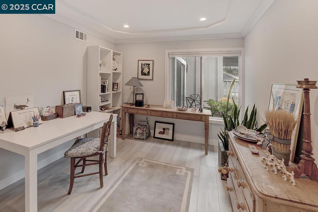 ROSSMOOR - Residential