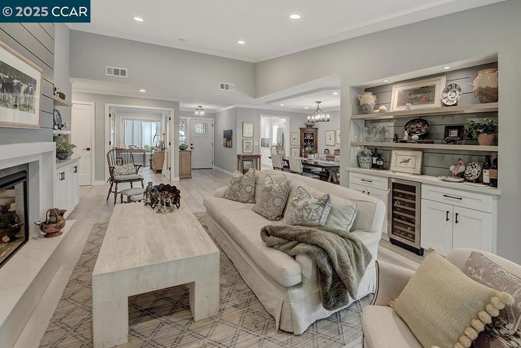 ROSSMOOR - Residential