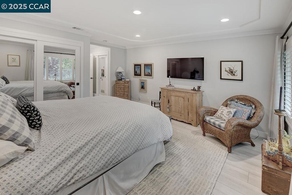 ROSSMOOR - Residential